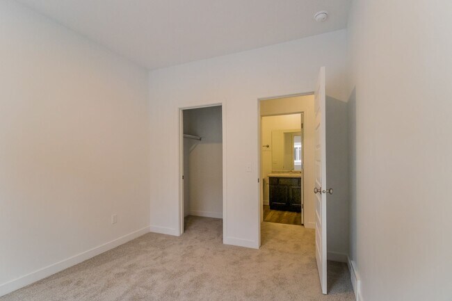 Building Photo - 4567 W Lonely Grv Ct