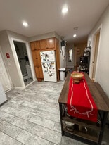 Building Photo - 220 Hanover St