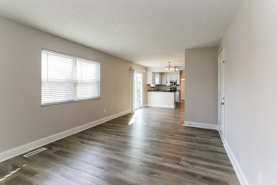 Building Photo - 6019 Tipperary Dr