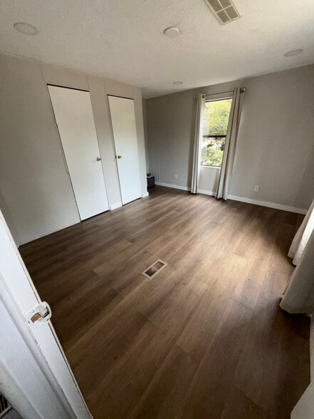 Building Photo - 85 Buttercup Dr