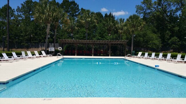 Building Photo - 149 Lancaster Way