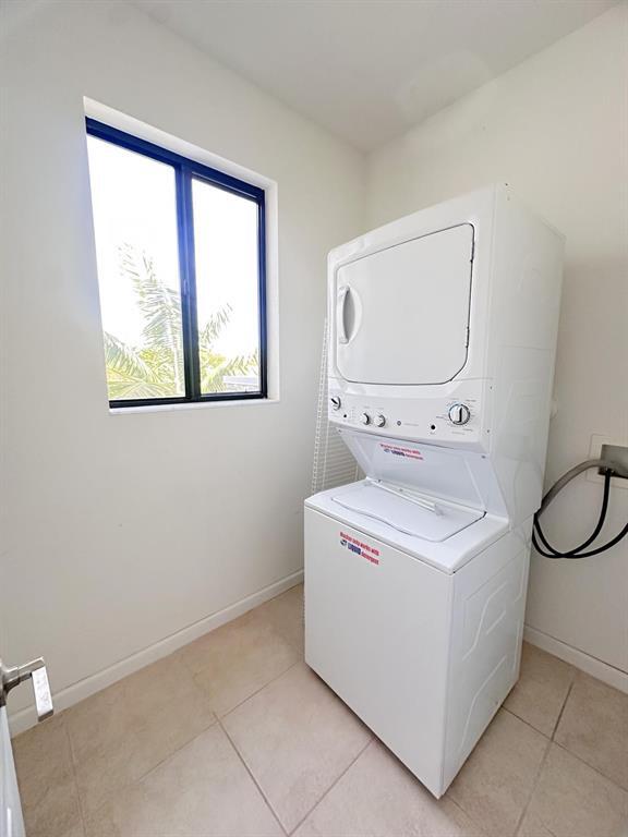 Building Photo - 244 NE 210th Way