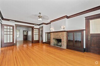 Building Photo - 806 Winbern St