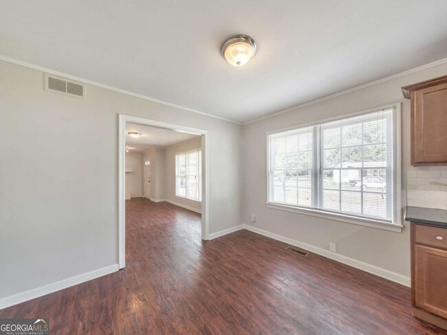 Building Photo - 652 Mozley Dr SE