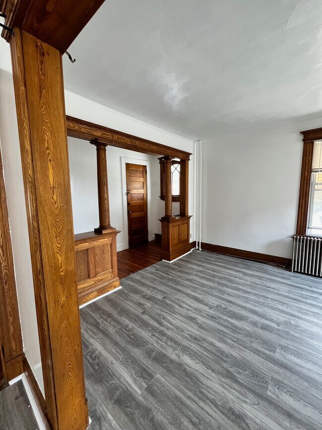Building Photo - 67 Sisson Ave