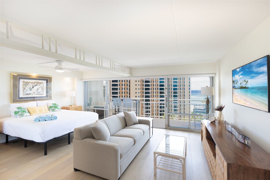 Smart TV and ocean breeze, all in one space - 1777 Ala Moana Blvd