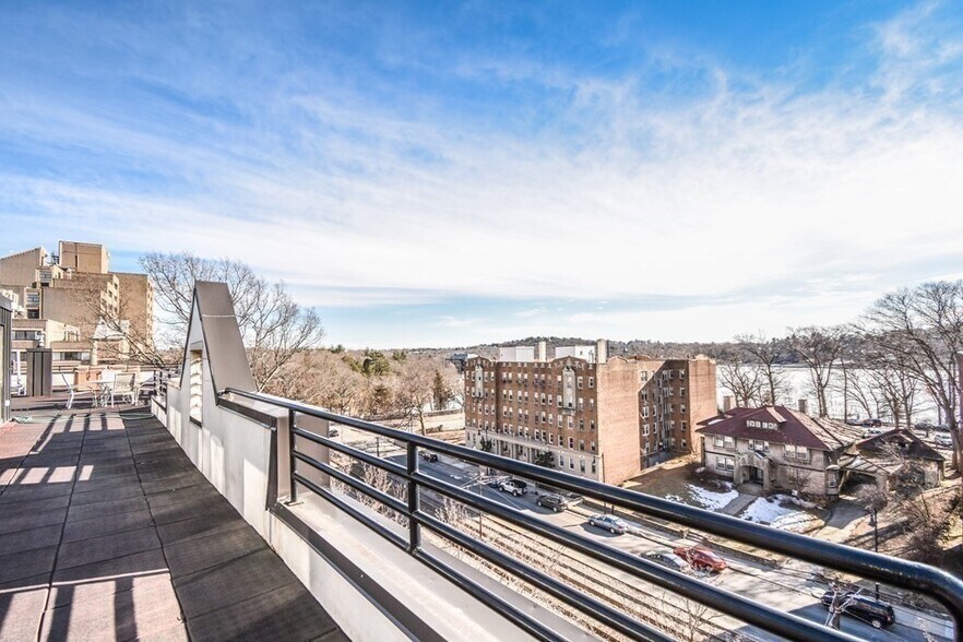 Building Photo - 1933 Commonwealth Ave