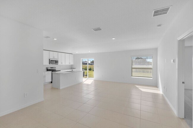 Building Photo - 2155 Lone Oak Ln