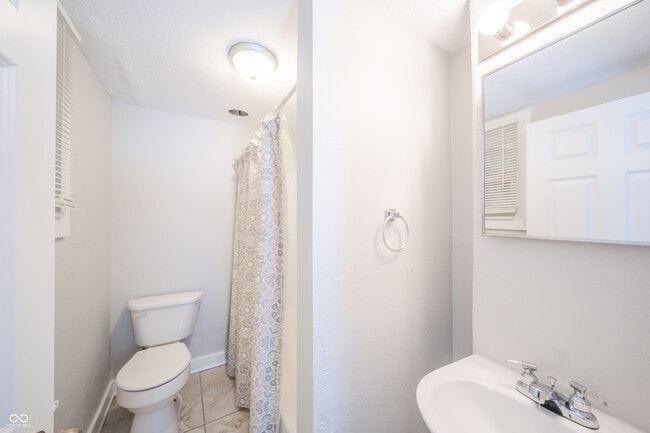 Building Photo - 1734 Olive St