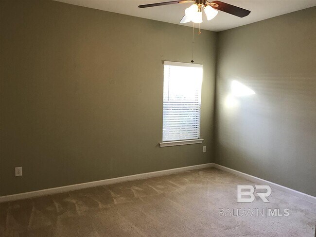 Building Photo - 24015 Limerick Ln