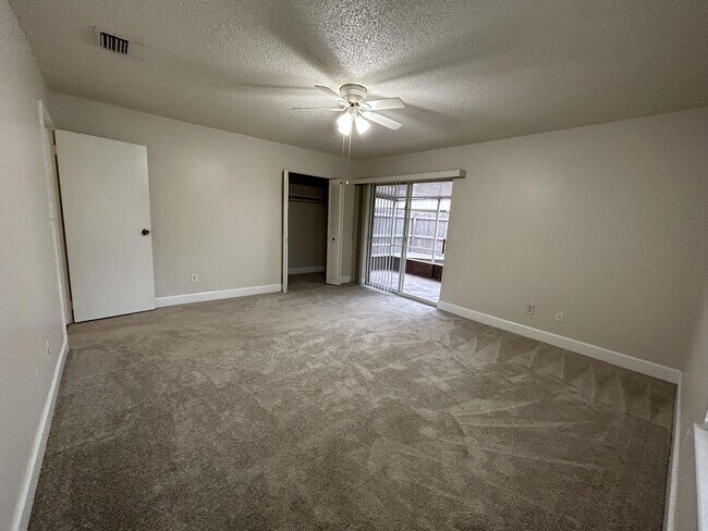 Building Photo - 14 Birdie Dr