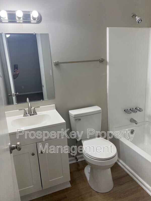 Building Photo - 2428 Palmetto St