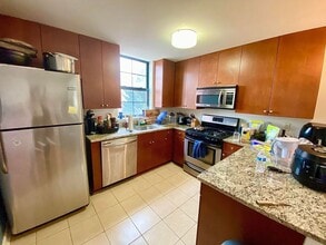 Building Photo - Charming 2 Bed/2 Bath Condo in Heart of Charles Village, Baltimore, MD!