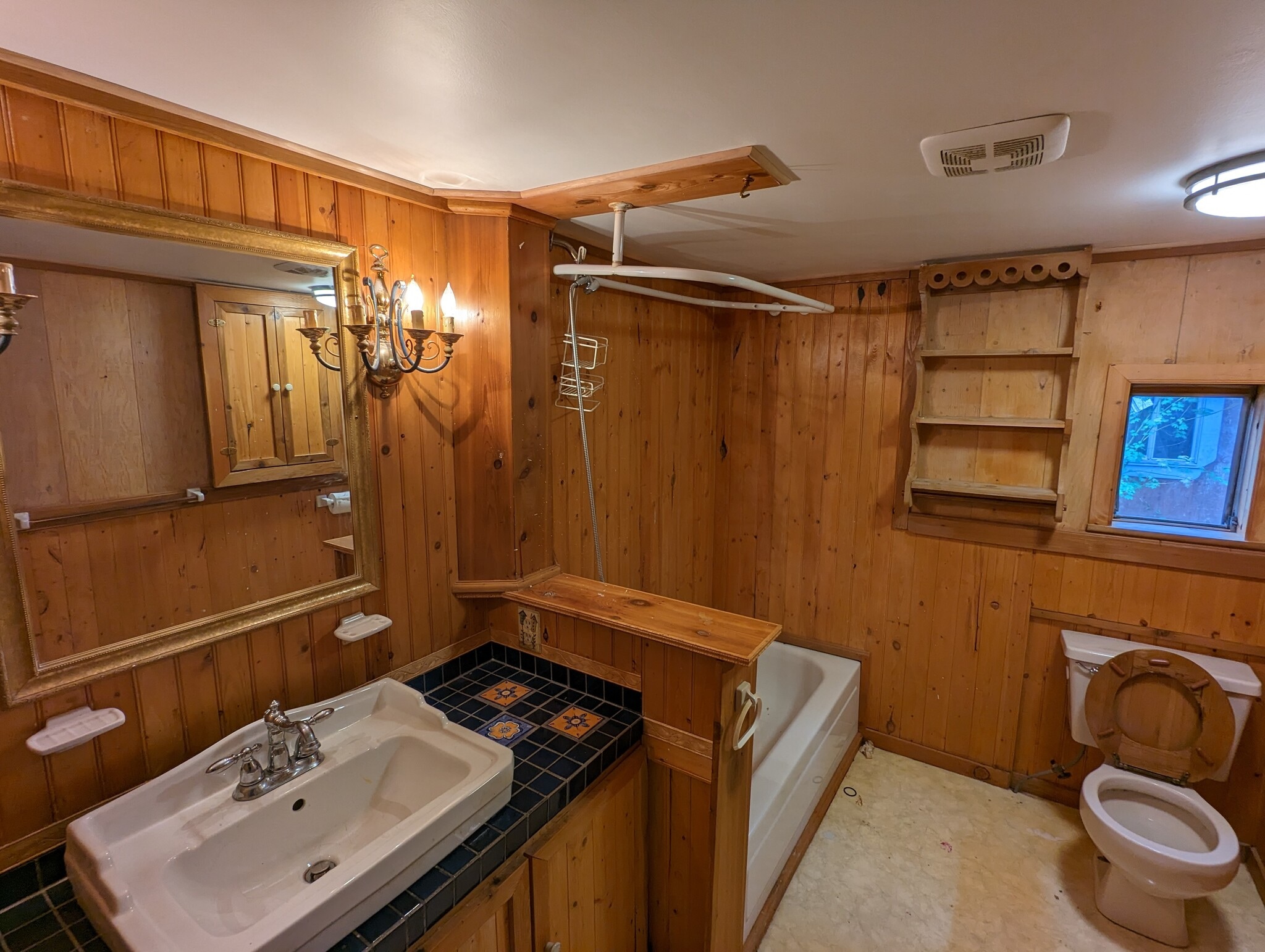 Master Bath - 6255 Bellwood Dr