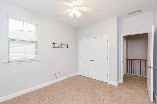 Building Photo - 5999 Brookside Oak Cir