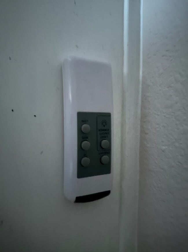 Building Photo - 5449 W Ashland Ct