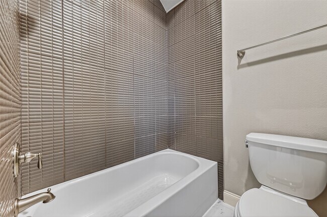 Building Photo - 10917 Upland Park