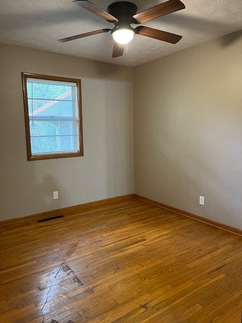 Building Photo - 2545 S Nettleton Ave