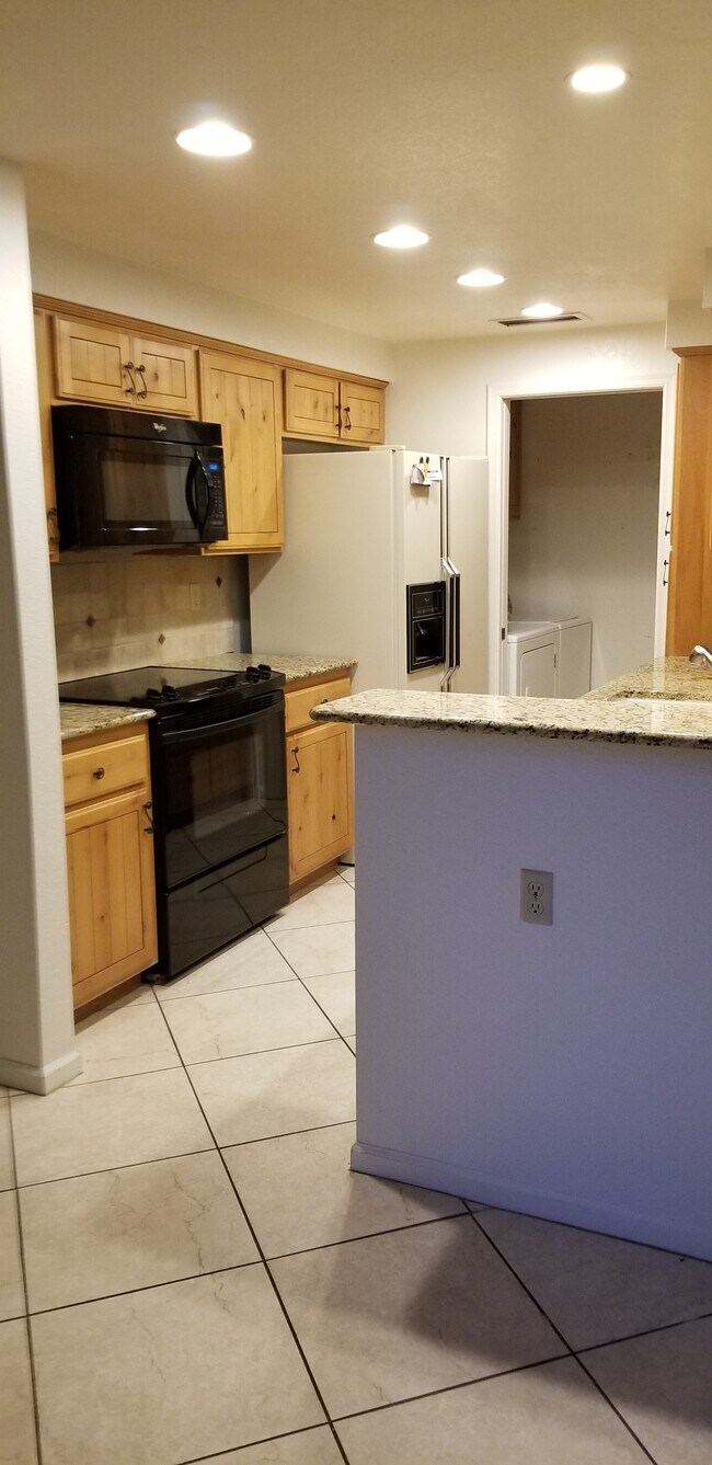 Kitchen - 5640 E Bell Rd