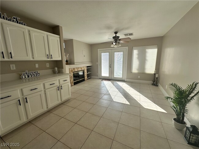 Building Photo - 2413 Rue De Bourdeaux