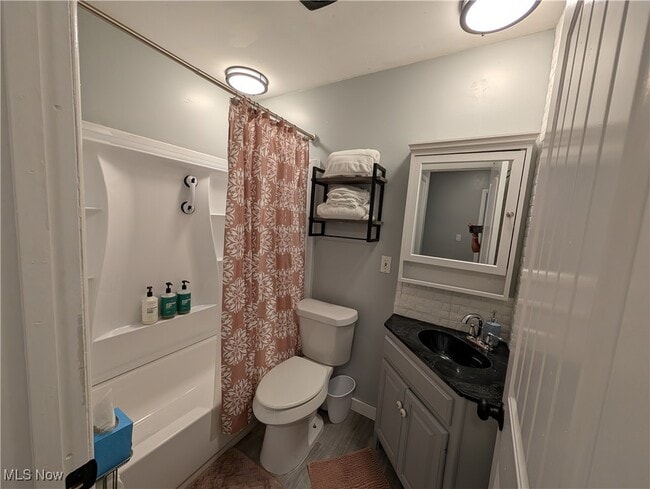 Building Photo - 1494 Hilton Dr