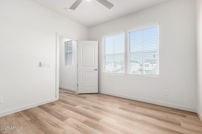 Building Photo - 6556 N 15th Dr