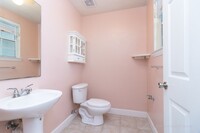 Building Photo - Beautiful 2 Bedroom 1.5 Bath in Beacon Hill