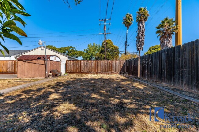 Building Photo - 1038 Thelma Ave