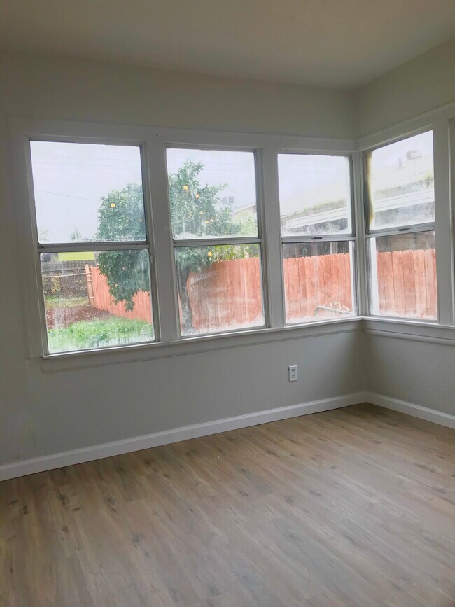 Building Photo - 2127 B St