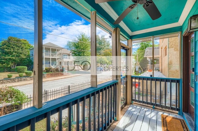 Building Photo - 677 Ira St SW