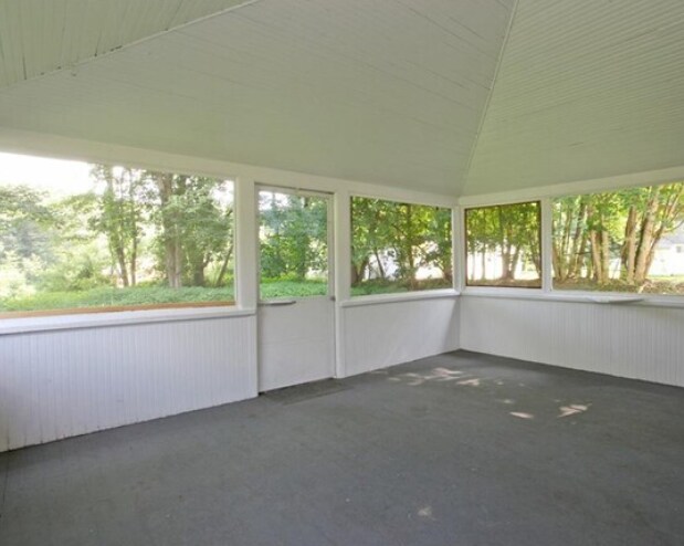 Enclosed Porch - 1 N Sawyer Hill Rd