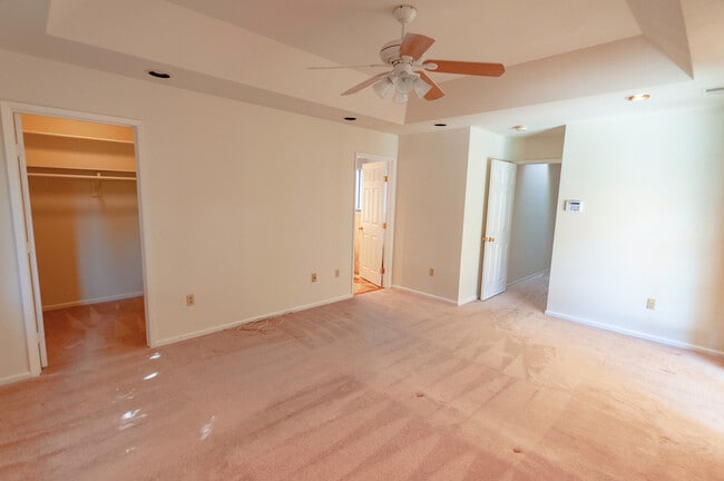 Building Photo - 4/3 near Jollyman Park, Top Cupertino Scho...