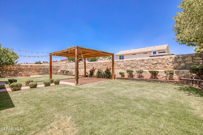 Building Photo - 13401 Emerald Pond Dr