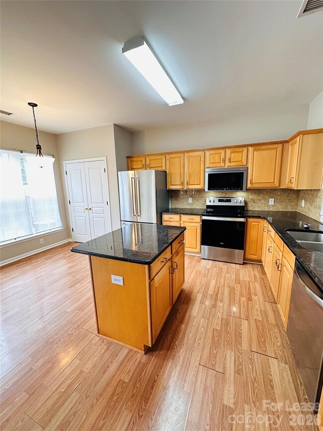 Building Photo - 8419 Heron Glen Dr
