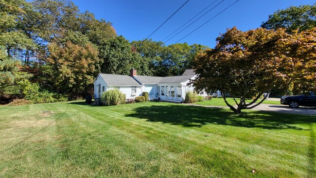 Primary Photo - 92 Bourne Ave