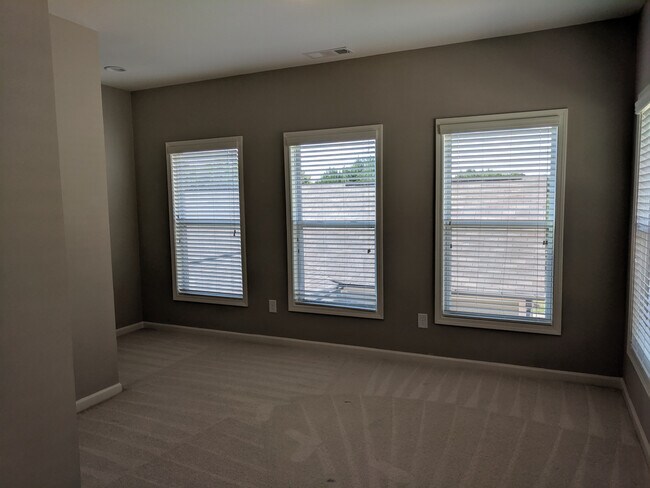 Building Photo - 903 Proctor Ranch Dr