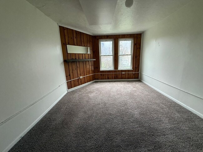 Building Photo - 145 Plymouth St