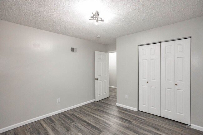 Building Photo - 3102-3108 Eaton Street