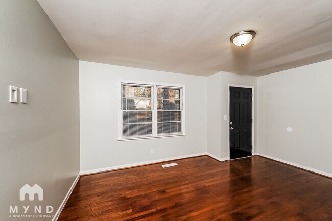 Building Photo - 1344 5th Pl NW