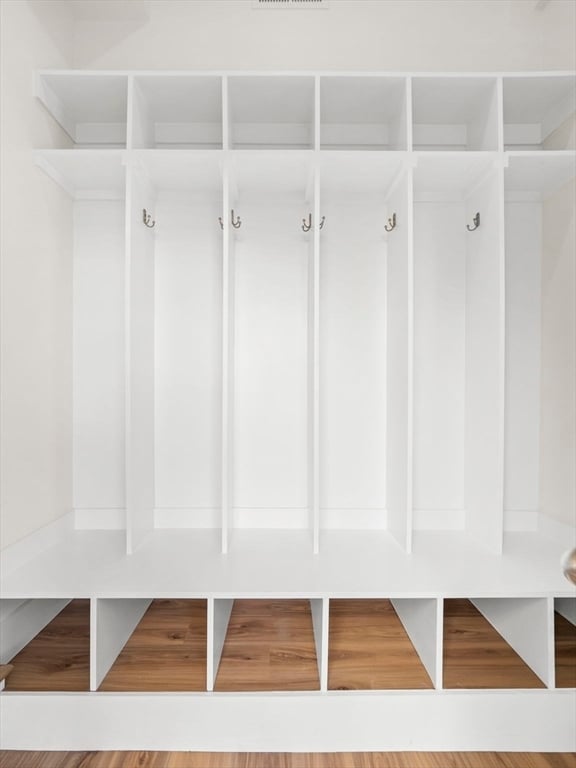 Building Photo - 14 William St