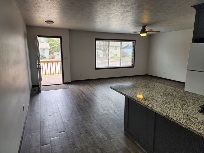 Building Photo - Two bedroom two bathroom Duplex