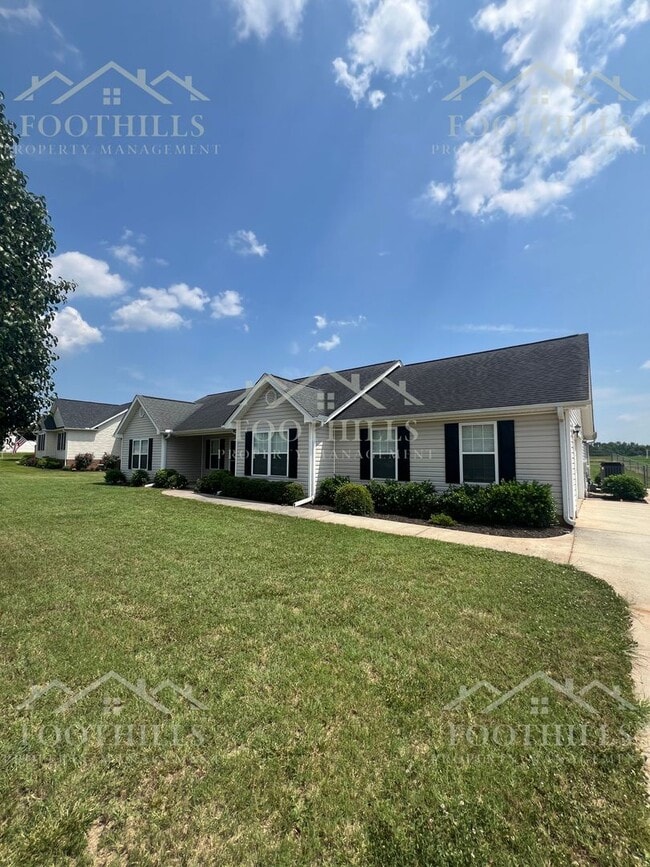 Building Photo - 119 McClain Lake Drive