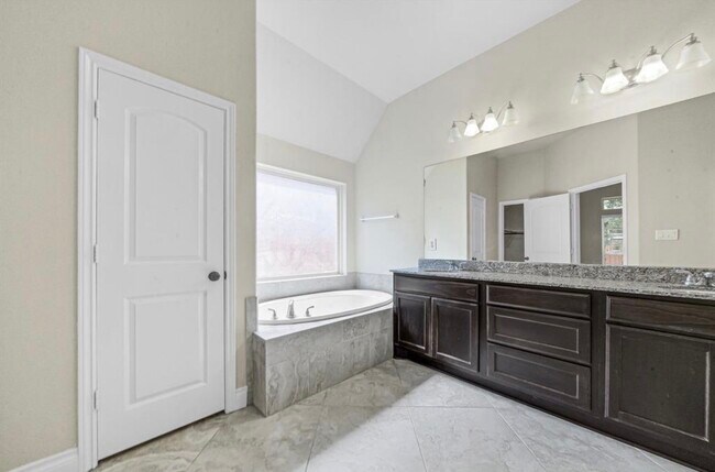 Building Photo - 17503 Woodfalls Ln