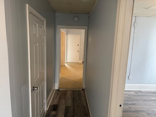 Building Photo - 201 Auburn St