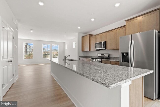 Building Photo - 7736 Meander Ct S