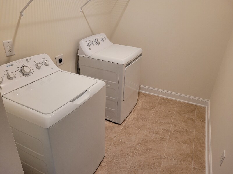 Building Photo - 904 Haybeck Ln