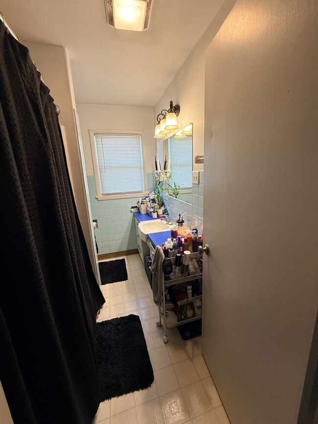 Building Photo - 1521 Thompson St