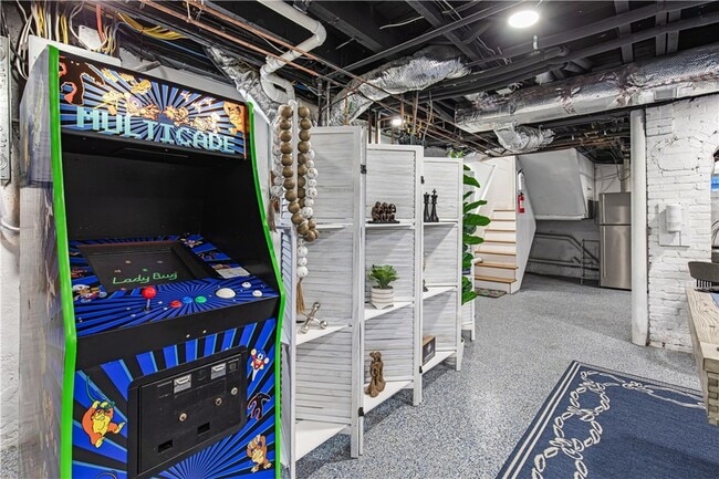 Building Photo - 21 Bedlow Ave