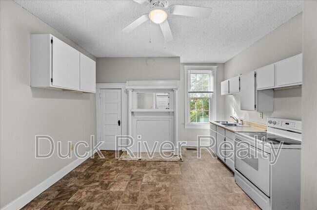 Building Photo - 1603 Highland Ave