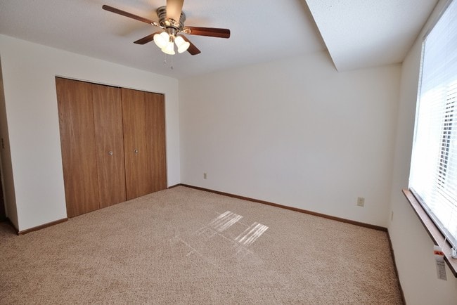 Building Photo - Parkside Apartments